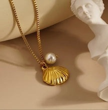 Load image into Gallery viewer, Shells jewelry Gold
